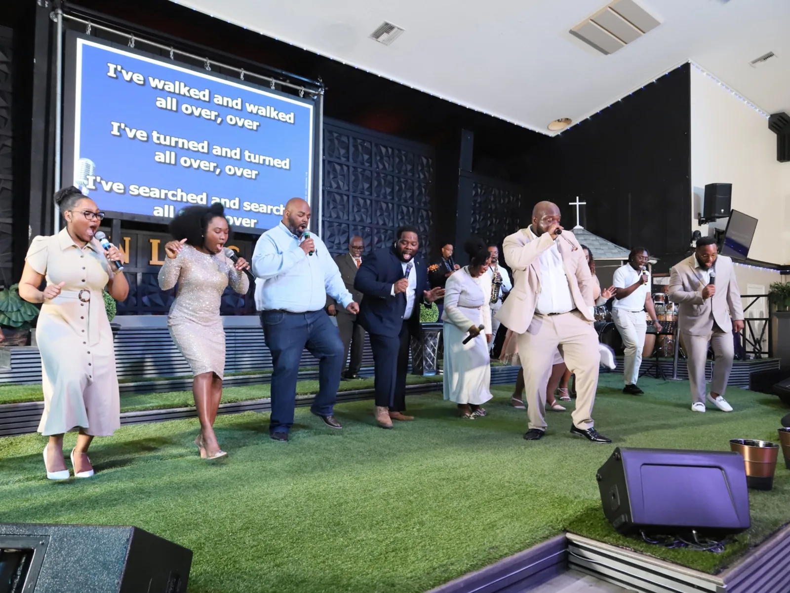 All Nations congregation praising together